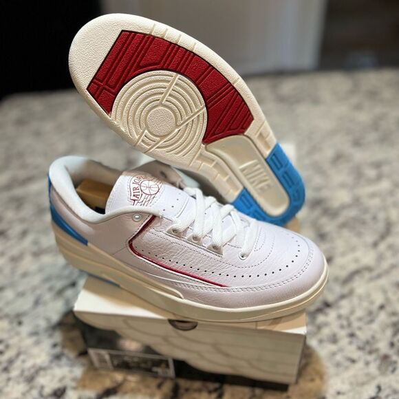 Air Jordan 2 Retro Low “UNC to CHI” Size: 7.5W - Picture 5 of 5